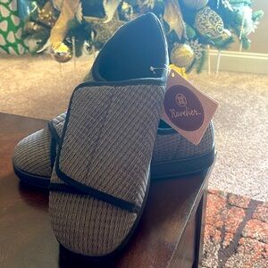 New! Men's Adaptive Wide Width Diabetic Comfort Slipper Shoe…